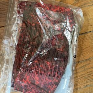 LULULEMON Wunder Train High-Rise Bike Short 8" Red BLACK Wash 4 NWT